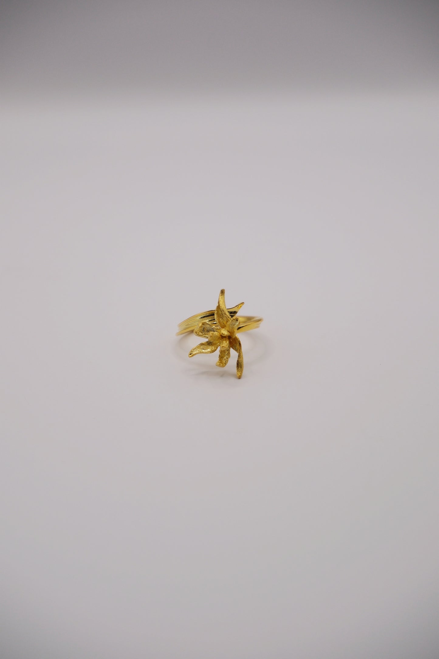 Anillo Flor Esculpida