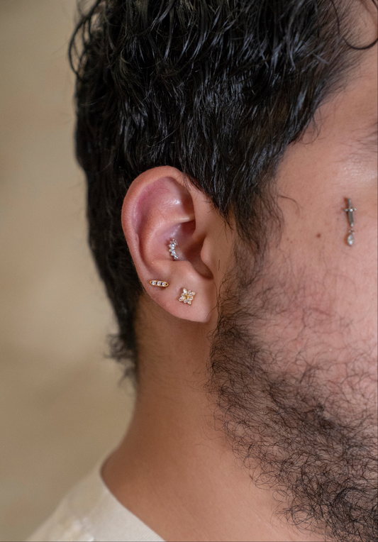 Stud Flor Nudo de Bruja