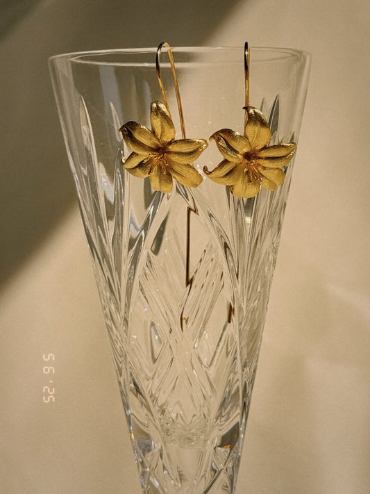 Aretes Flor de Oro