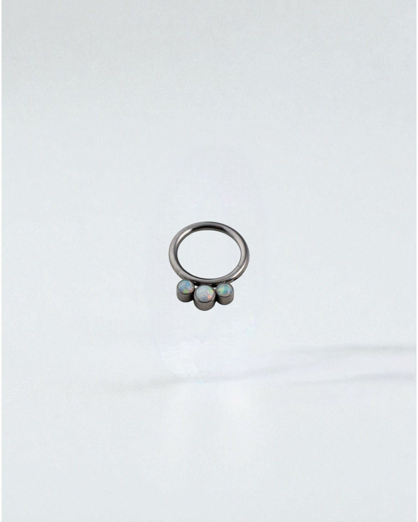 Clicker Ring Opalo Blanco