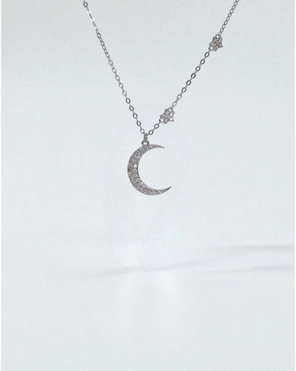 Collar Media Luna Brillante