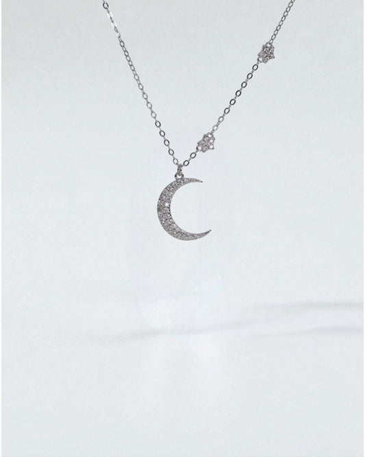 Collar Media Luna Brillante
