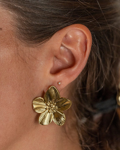 Aretes Flor con Pistilo