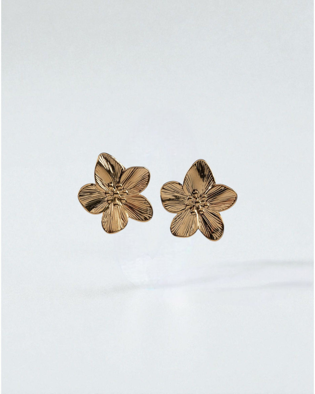 Aretes Flor con Pistilo