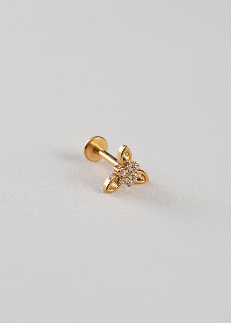Stud Triqueta