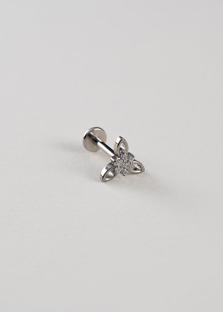 Stud Triqueta
