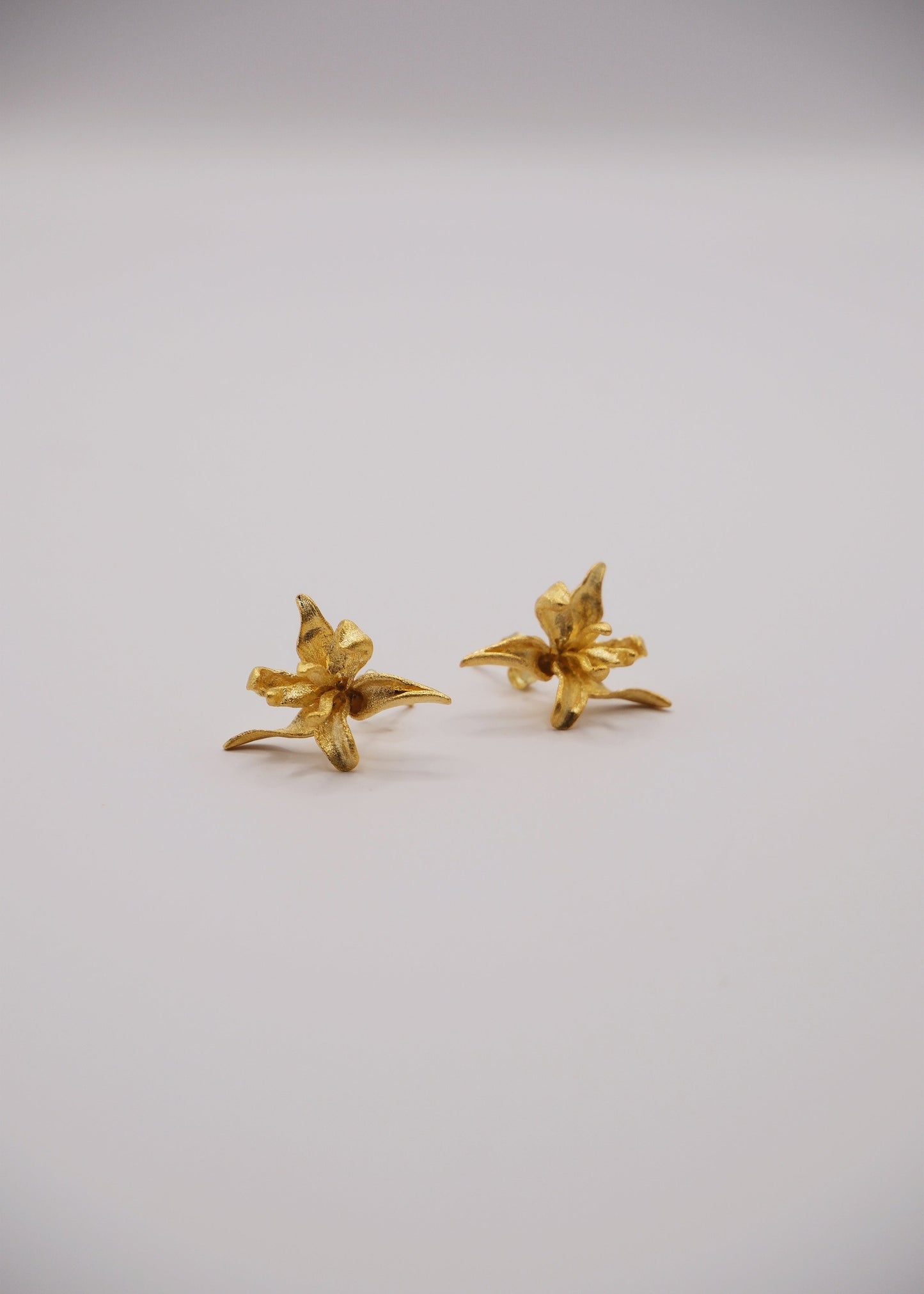 Aretes Flor Dorada