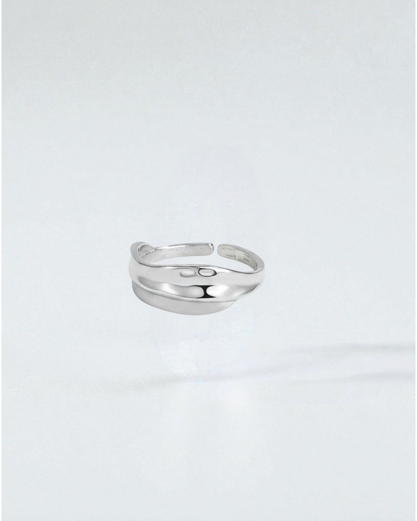 Odonata gold plated 18k adjustable wavy band ring, polished finish, organic design.
