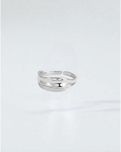 Odonata gold plated 18k adjustable wavy band ring, polished finish, organic design.
